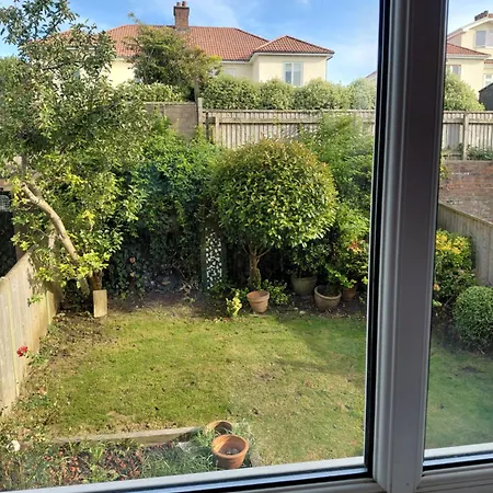 Πανσιόν Quiet Professional *